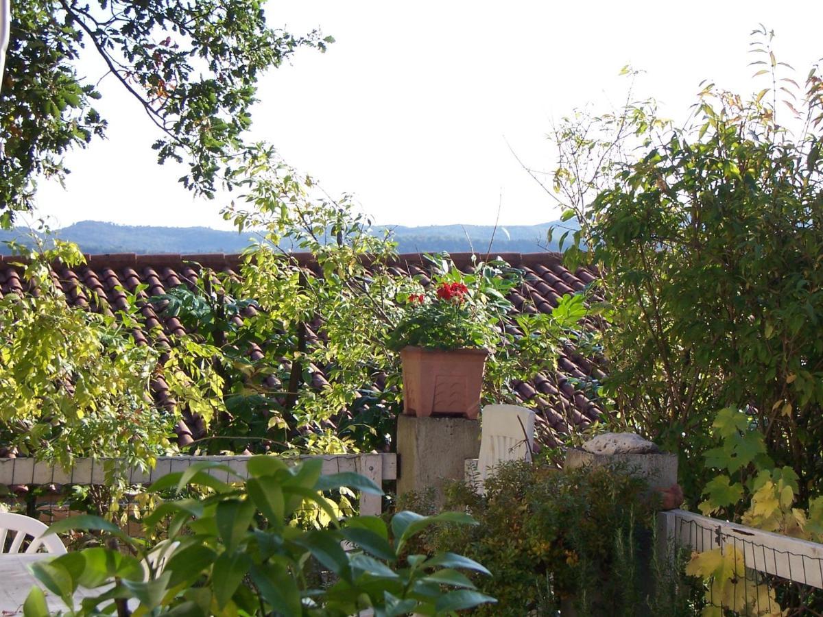 Dom L' Argo Appartement Reillanne Buitenkant foto